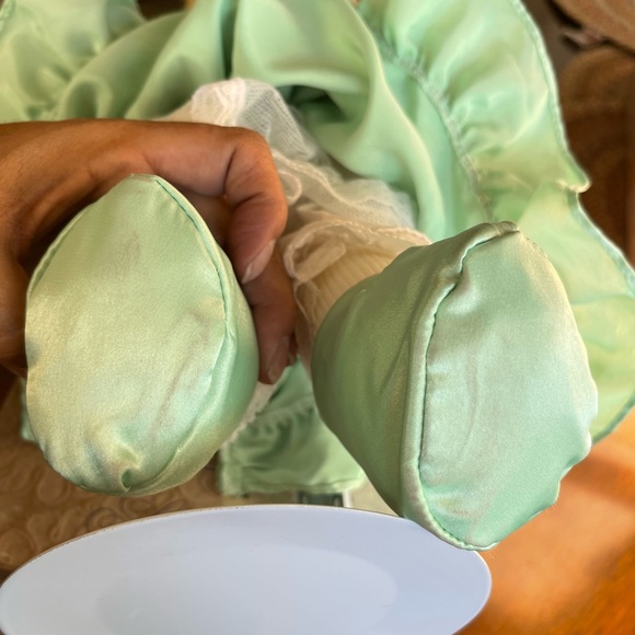 Precious Moments Four Seasons Limited Edition Porcelain Bisque Doll Spring 1989 - Picture 6 of 10